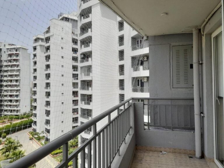 Read more about the article The Surprising Benefits of Commercial Bird Netting